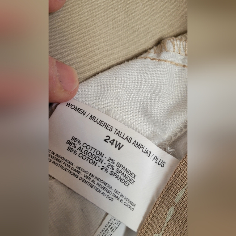 Women's Khaki Stretch Chino Shorts - Classic Casual Size 24W - Picture 7 of 8